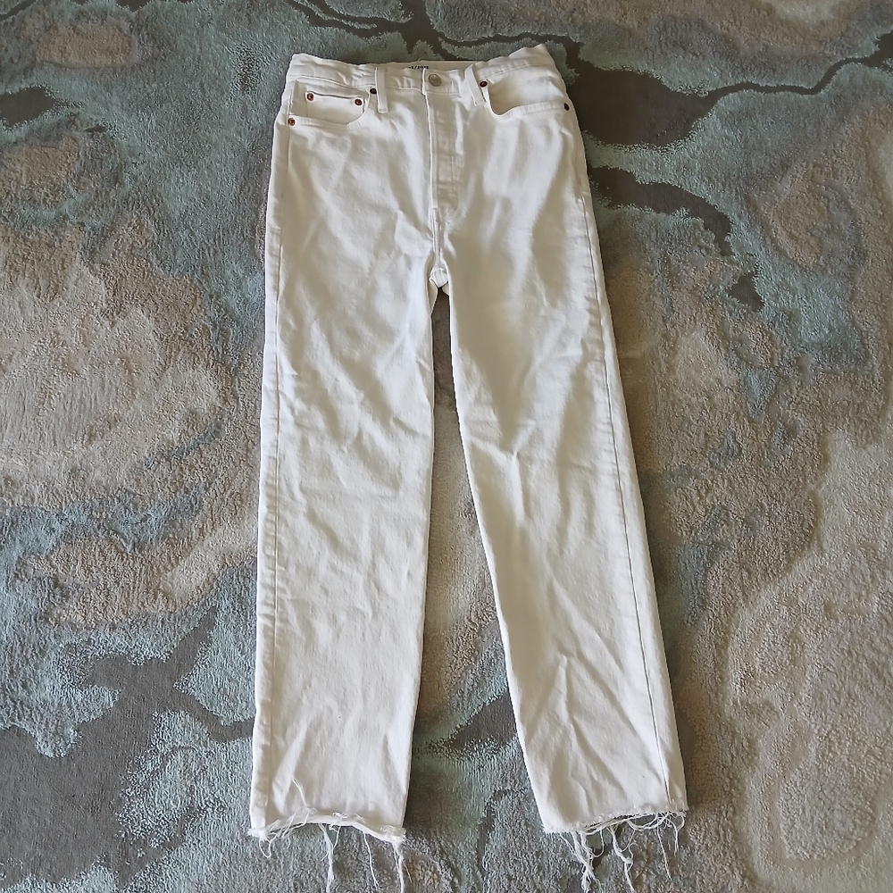 re/done‎ 70s High Rise Stove Pipe Frayed Raw Hem Jeans in Vintage White